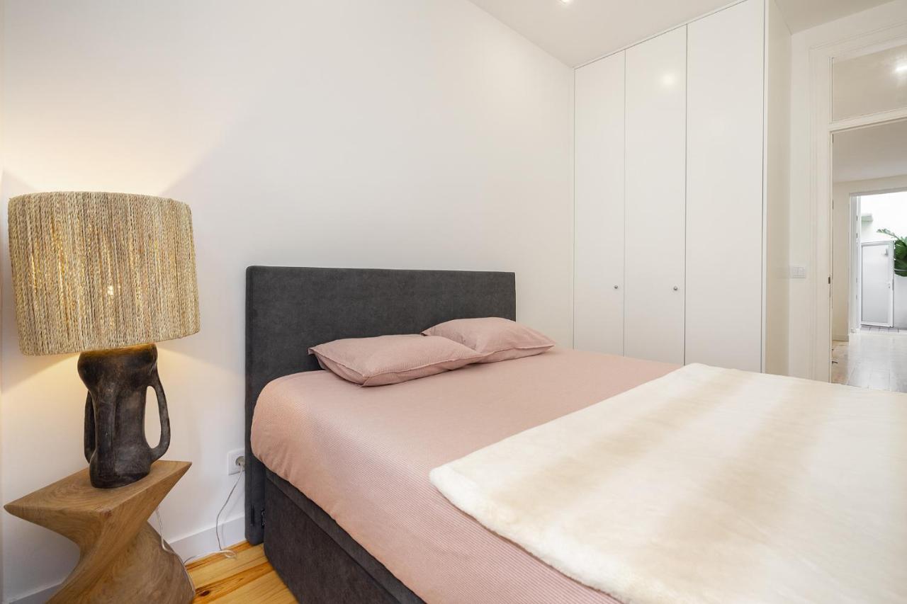 Whome Chic 1-Bed W/ Patio Perfect To Explore Lisbon Luaran gambar